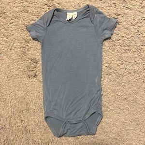 Kyte Baby Bamboo Bodysuit. 3-6 months. Color: Slate (Blueish/Gray). Unisex.